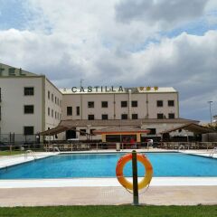 Hotel Castilla Торрихос бассейн