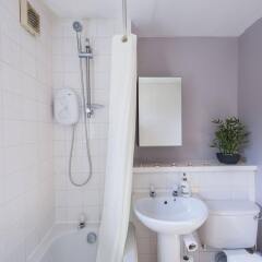 Отель Montgomery Apartments - Gyle Великобритания, Эдинбург - отзывы, цены и фото номеров - забронировать отель Montgomery Apartments - Gyle онлайн ванная фото 2