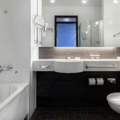 Отель Hilton Helsinki Kalastajatorppa 4* Стандартный номер с 2 отдельными кроватями фото 5