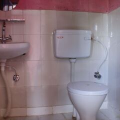 Отель Peace Guest House Pokhara Непал, Покхара - отзывы, цены и фото номеров - забронировать отель Peace Guest House Pokhara онлайн ванная фото 2