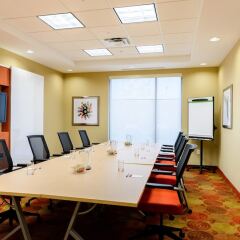 Отель TownePlace Suites by Marriott Frederick
