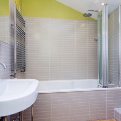 Отель Veeve - Parliament Hill Townhouse Лондон ванная