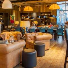 Отель DoubleTree by Hilton Hotel Amsterdam - NDSM Wharf Нидерланды, Амстердам - отзывы, цены и фото номеров - забронировать отель DoubleTree by Hilton Hotel Amsterdam - NDSM Wharf онлайн гостиничный бар