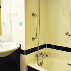 Hotel Travelodge Barcelona Fira ванная фото 2
