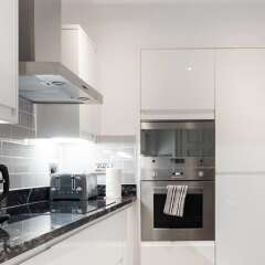 Отель Re-imagined Flat in Georgian Architecture Townhouse Эдинбург в номере
