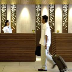 Отель Novotel Phuket Surin Beach Resort спа