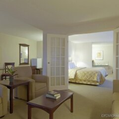 Отель Comfort Inn & Suites Barrie Канада, Барри - отзывы, цены и фото номеров - забронировать отель Comfort Inn & Suites Barrie онлайн комната для гостей фото 4