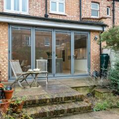 Отель Modern Richmond Home near the River Thames