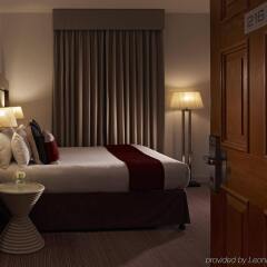 Отель Thistle Holborn, The Kingsley сейф в номере