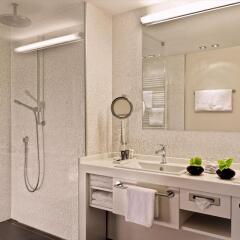 Estrel Hotel Berlin ванная