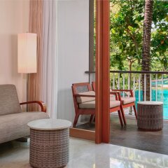 Отель Courtyard by Marriott Bali Nusa Dua Resort Индонезия, Бали - 2 отзыва об отеле, цены и фото номеров - забронировать отель Courtyard by Marriott Bali Nusa Dua Resort онлайн балкон