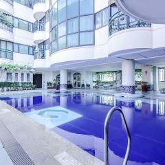 Отель Makati Palace Hotel Филиппины, Макати - отзывы, цены и фото номеров - забронировать отель Makati Palace Hotel онлайн бассейн фото 3