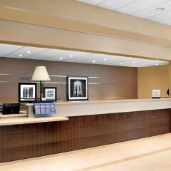 Отель Hampton Inn Manhattan-Times Square North США, Нью-Йорк - 1 отзыв об отеле, цены и фото номеров - забронировать отель Hampton Inn Manhattan-Times Square North онлайн интерьер отеля фото 3