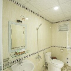 Отель Lys Hotel Вьетнам, Буонматхуот - отзывы, цены и фото номеров - забронировать отель Lys Hotel онлайн ванная фото 2