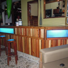 Отель Omega Tours Adventure Company & Eco Jungle Lodge гостиничный бар