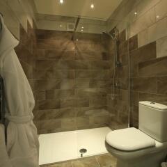 Отель The Craven Heifer Inn ванная