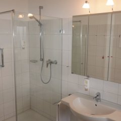 Отель BEER Gesundheit Германия, Бад-Тёльц - отзывы, цены и фото номеров - забронировать отель BEER Gesundheit онлайн ванная