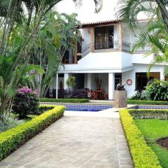 Отель Boutique Villa Casuarianas Колумбия, Кали - отзывы, цены и фото номеров - забронировать отель Boutique Villa Casuarianas онлайн