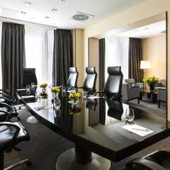 Отель Crowne Plaza Paris Republique Франция, Париж - 1 отзыв об отеле, цены и фото номеров - забронировать отель Crowne Plaza Paris Republique онлайн фитнесс-зал