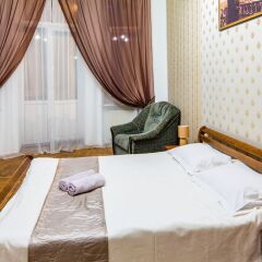 Апартаменты Three bedrooms & studio in the Center Львов комната для гостей фото 3