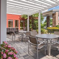 Отель Fairfield Inn & Suites by Marriott Frederick фото 3