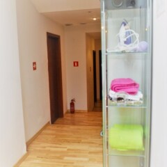 Tapir Hostel сейф в номере