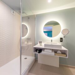 Hotel Novotel Monte Carlo in Monte Carlo, Monaco from 272$, photos, reviews - zenhotels.com bathroom