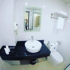 White Crown Hotel ванная