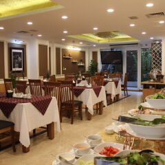 Отель Nesta Hanoi Hotel – To Hien Thanh Вьетнам, Ханой - отзывы, цены и фото номеров - забронировать отель Nesta Hanoi Hotel – To Hien Thanh онлайн питание фото 2