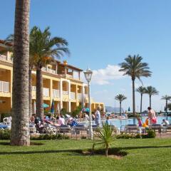 Отель Aparthotel Club del Sol Resort & SPA пляж
