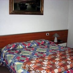 Отель Residence Eur Torrino сейф в номере