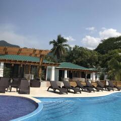 Paraiso Rainforest and Beach Hotel бассейн фото 3