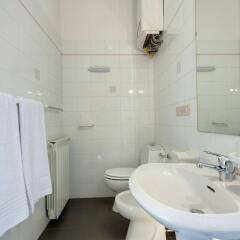 Апартаменты Around Florence Apartments Флоренция ванная