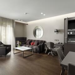 Отель Holiday Suites комната для гостей фото 5
