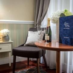 Queen's Court Hotel &Residence в номере