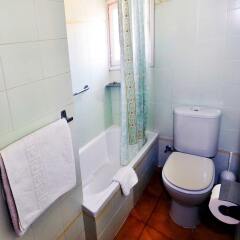 Отель Hostal Magnolia Испания, Льорет-де-Мар - отзывы, цены и фото номеров - забронировать отель Hostal Magnolia онлайн ванная фото 2
