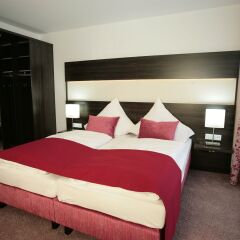 Hotel Demas City сейф в номере