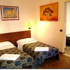 Отель Guest House Central Station Италия, Милан - 1 отзыв об отеле, цены и фото номеров - забронировать отель Guest House Central Station онлайн сейф в номере