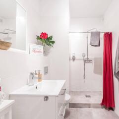 Отель Palm Aparts Warsaw Польша, Варшава - отзывы, цены и фото номеров - забронировать отель Palm Aparts Warsaw онлайн ванная