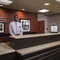 Отель Hampton Inn by Hilton Troy интерьер отеля