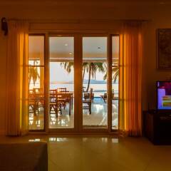 Отель On The Beach Villa by Lofty комната для гостей фото 5
