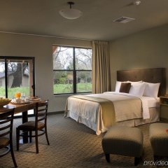 Gaia Hotel & Spa Redding, Ascend Hotel Collection in Anderson, United States of America from 173$, photos, reviews - zenhotels.com guestroom