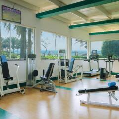 Отель Coral Beach Resort - Sharjah ОАЭ, Шарджа - 8 отзывов об отеле, цены и фото номеров - забронировать отель Coral Beach Resort - Sharjah онлайн фитнесс-зал