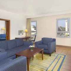 Отель Courtyard by Marriott Dubai Green Community комната для гостей фото 5