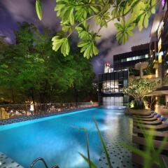 Отель Park Regis Singapore бассейн