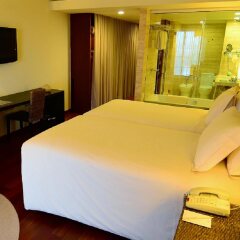 Отель Crowne Plaza Vilamoura Португалия, Виламура - 2 отзыва об отеле, цены и фото номеров - забронировать отель Crowne Plaza Vilamoura онлайн удобства в номере фото 2