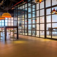 Отель Radisson Red Brussels Брюссель интерьер отеля фото 3