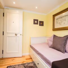 Апартаменты Lisbon Low Cost Apartments комната для гостей