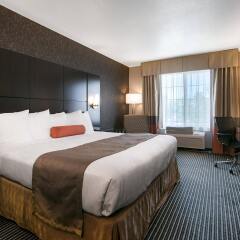 Отель Best Western Plus Rama Inn & Suites комната для гостей фото 5