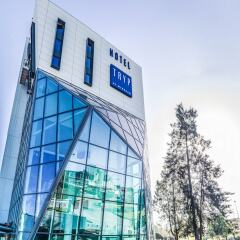 Отель TRYP Lisboa Aeroporto вид на фасад фото 2